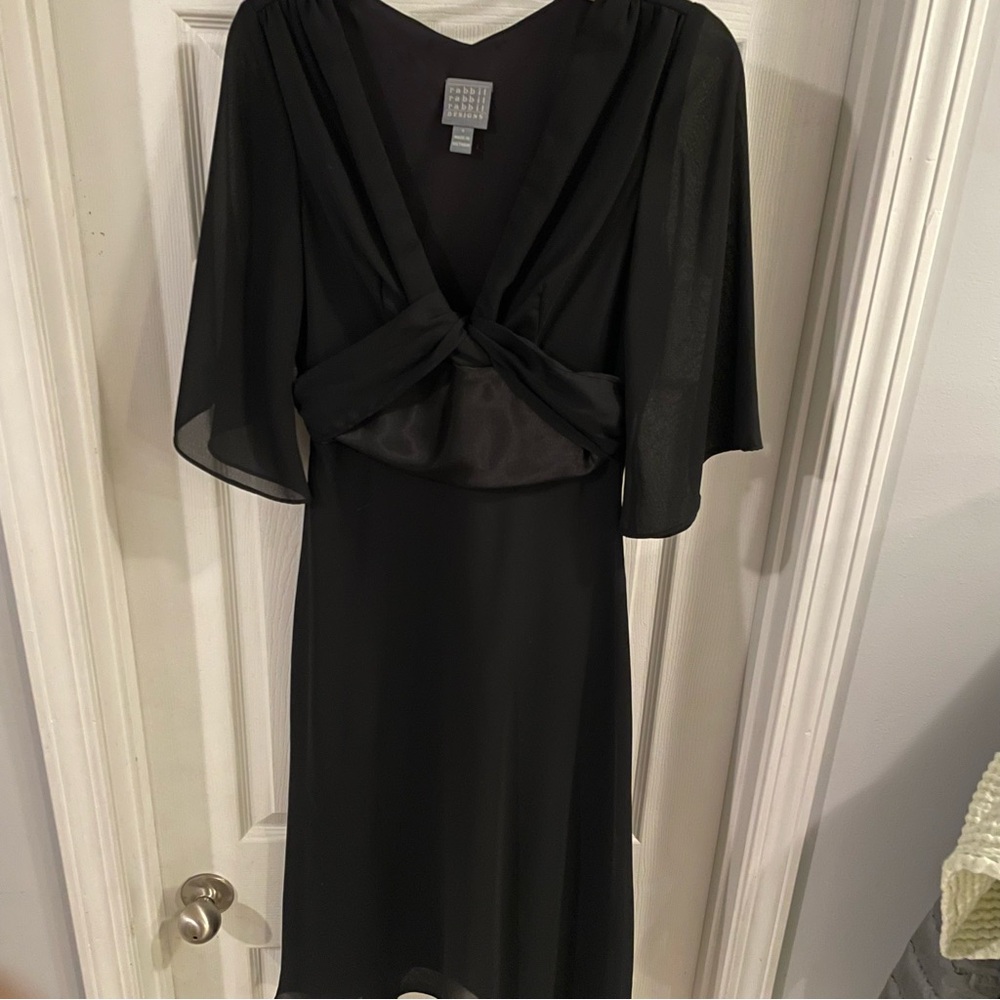 Rabbit Rabbit Rabbit Black MidSleeve Flowy Midi Dress V-neckline